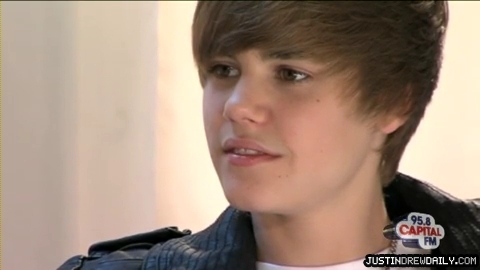 Justin Bieber - Backstage-interview-with-Justin-Bieber-at-the-Summertime-Ball-2010www_savevid_com_mp4_000078880 1.jpg