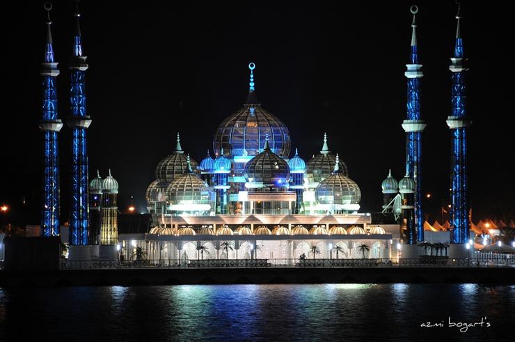 Architektura  islamu - Cyristal Mosque in Kuala Terengganu - Malaysia night.jpg