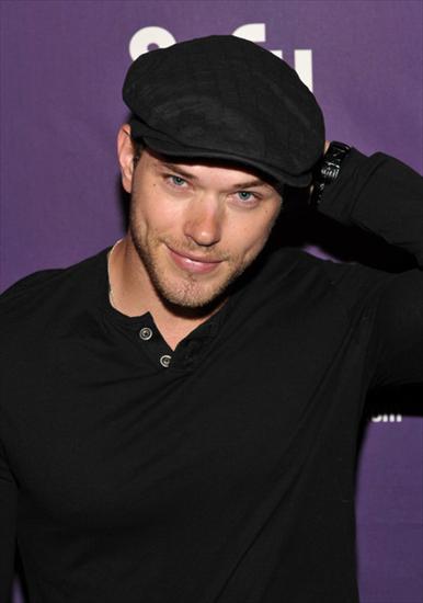 Kellan Lutz - Kellan-Lutz-EW-Syfy-Celebrate-Comic-Con-IJJwTX2a1nSl.jpg