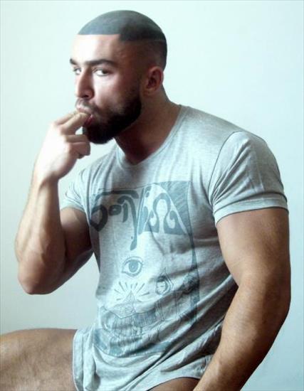 Francois Sagat2 - 5392292.jpeg