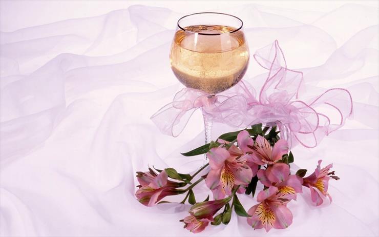 A - champagne_and_flowers-1280x800.jpg
