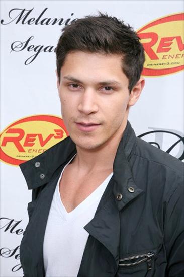 Alex Meraz - alex-meraz-rev3-mtv.jpg