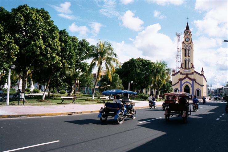  Klejnoty Peru - plaza_iquitos_peru_feb_2002_3.jpg