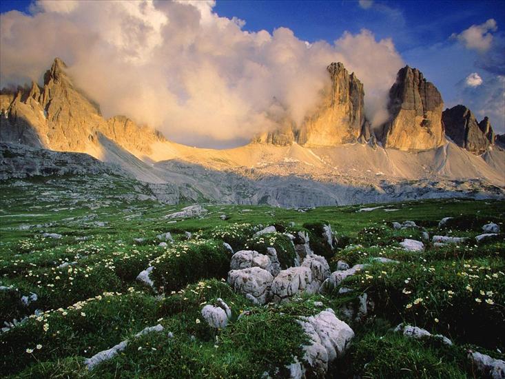 Tapety na pulpit - Springtime in South Tirol, Italy.jpg