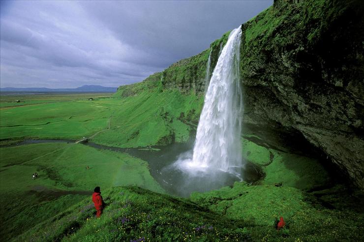 Tapety - Seljalandsfoss Falls, Iceland.jpg