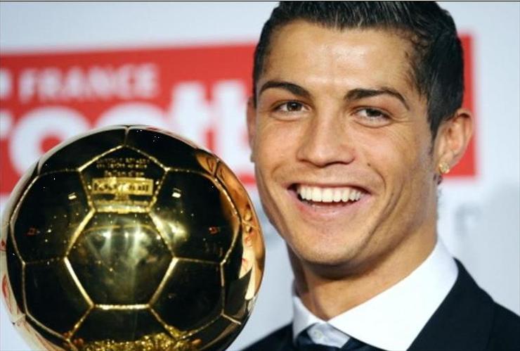 Cristiano Ronaldo - Złota piłka 2008.jpg