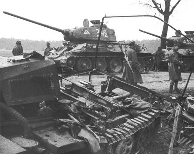 TAPETY CZOŁGI - Czołg średni T-34 85 fot. 5.jpg
