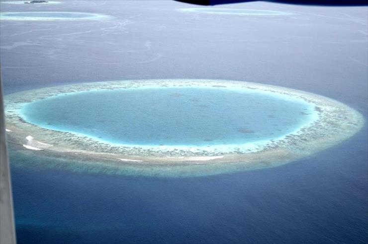 Rafy_koralowe - Rafa_Malediwy_Atol_Maldives_small_island.jpg