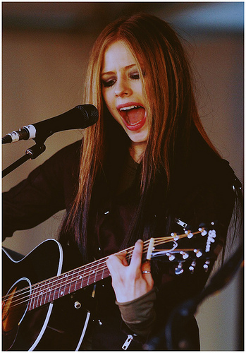 Live - Avril Lavigne Live 25.jpg