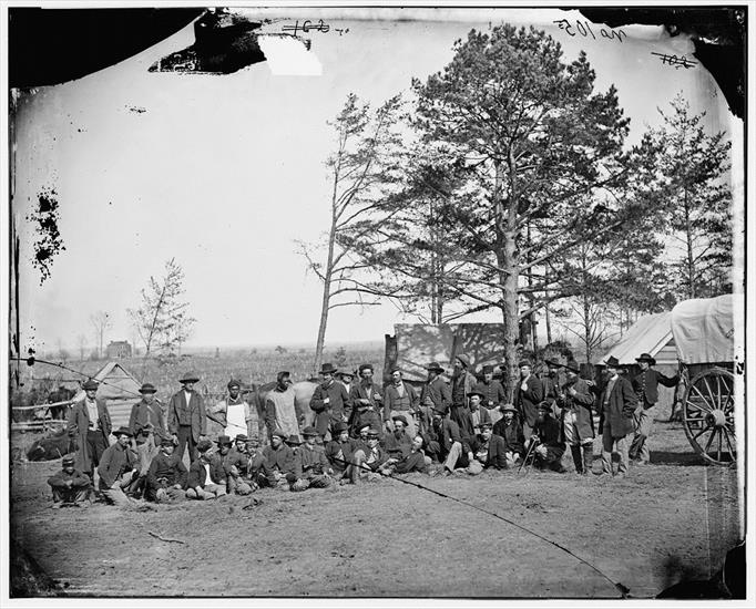 Obóz wojskowy - libofcongr132 Brandy Station, Va. Scouts and guides of the Army of the Potomac.jpg