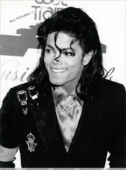 Michael Jackson - 1203695707.jpg