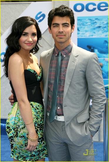 Demi Lovato i Joe Jonas - demi-lovato-oceans-away-16.jpg