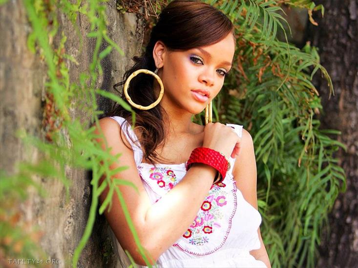 Rihanna - Rihanna1.jpg
