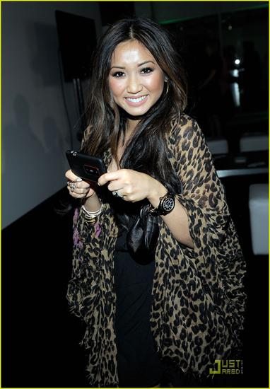 Brenda Song - corbin-bleu-brenda-song-htc-01.jpg