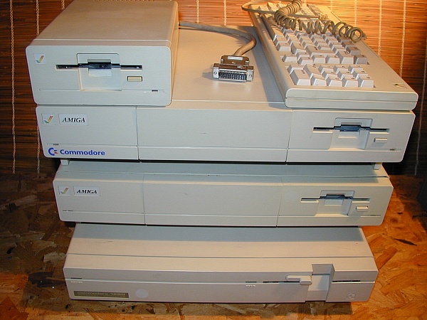 Amiga 1000 - a1000 fdd3.jpg