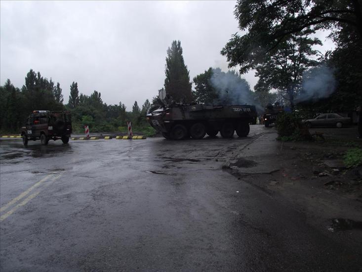 Piknik militarno-lotniczy Gliwice 28.08.2010 - II rzut w drodze na lotnisko JG.JPG