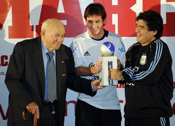 Leo Messi - Alfredo Di Stefano, Leo Messi i Diego Maradona.jpg