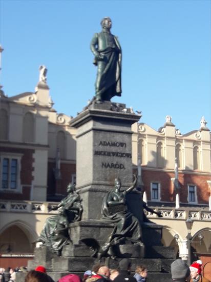 2018.11.17 - Kraków - 005 - Pomnik Adama Mickiewicza.jpg
